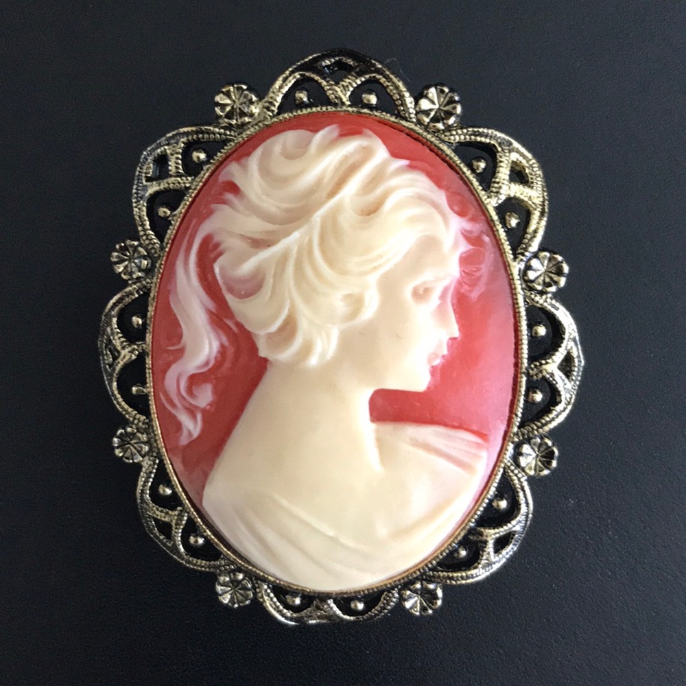 Elizabethan Cameo Brooch